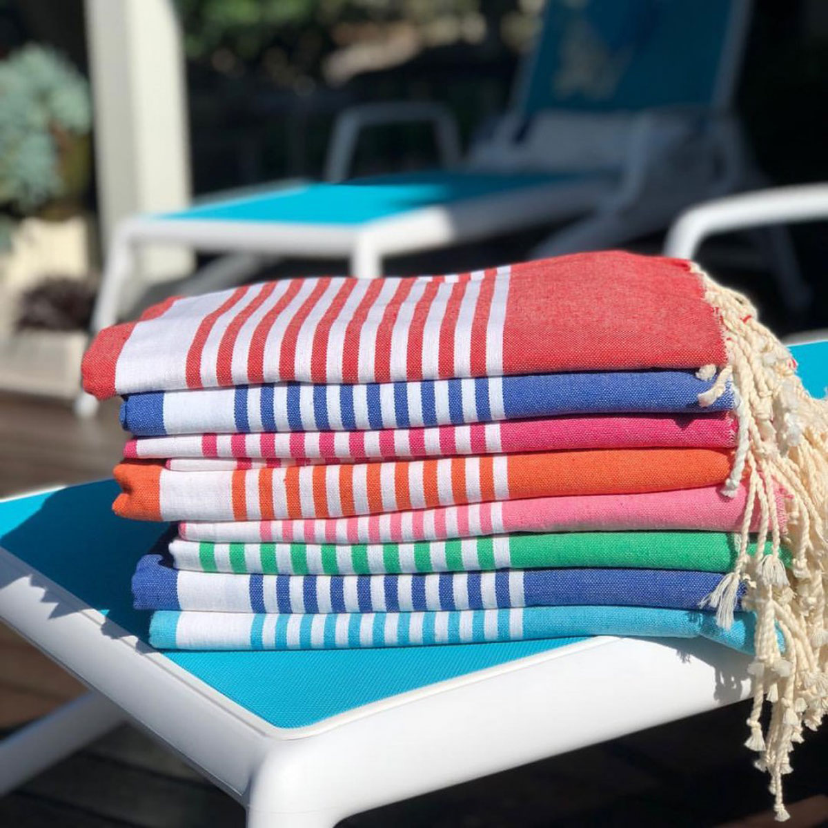 Bienfaits de la serviette fouta pour la peau : style bohème et déco méditerranéenne